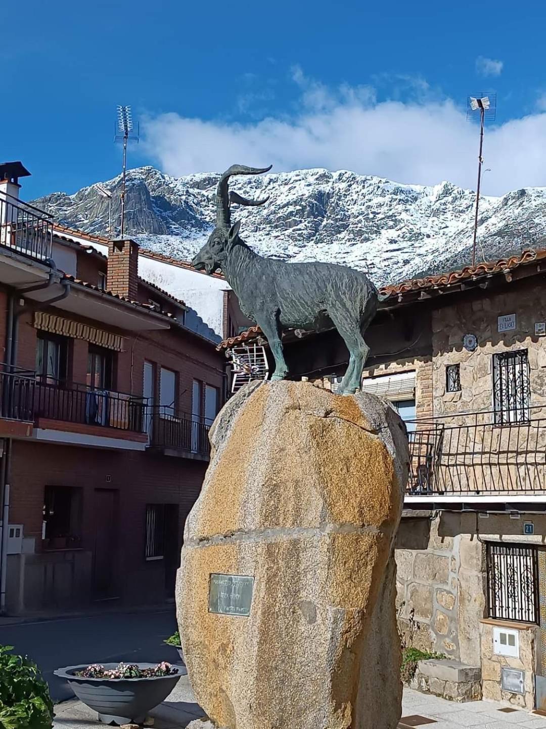 Triana Lägenhet Villarejo del Valle Exteriör bild